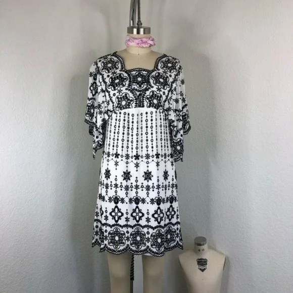 Parker | Dresses | Parker Beth Eyelet Shift Dress Embroidered Babydo |  Poshmark
